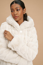 Nikki Jones Reversible faux fur Lola coat K4129RI-335 Cream Crinkle