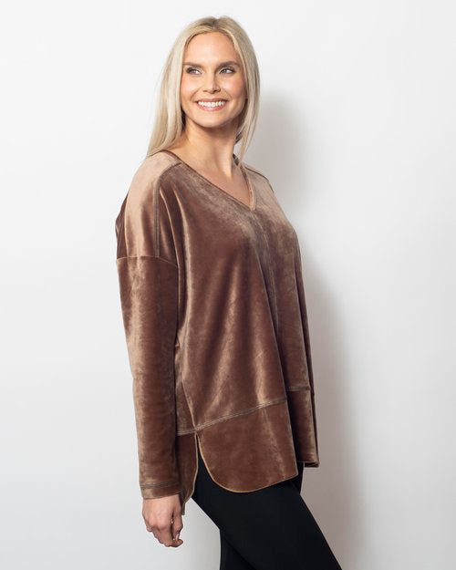 Snoskins Plush Microfleece V-Neck Pullover oversized fit, high low shaped hem Contrast Trim 82619-24F (Copy)