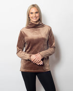 Snoskins Plush Microfleece V-Neck Pullover oversized fit, high low shaped hem Contrast Trim 82619-24F (Copy)