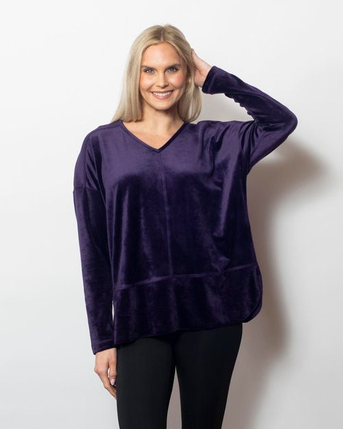 Snoskins Plush Microfleece V-Neck Pullover oversized fit, high low shaped hem Contrast Trim 82619-24F (Copy)