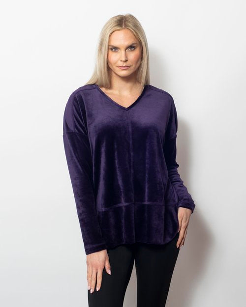 Snoskins Plush Microfleece V-Neck Pullover oversized fit, high low shaped hem Contrast Trim 82619-24F (Copy)