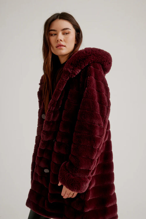 Sale Nikki Jones Reversible faux fur Lola coat K4129RF-164 Oxford red