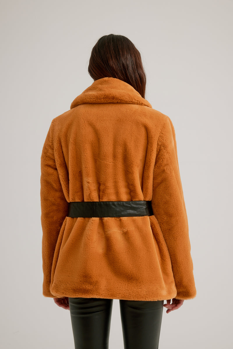 Nikki Jones Zip ok Asymmetric Faux Fur Jacket with Vegan Leather Belt K5508RO-825 I no