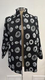 Grace Chuang short slim fit w/ multi circle prinT JB 1671