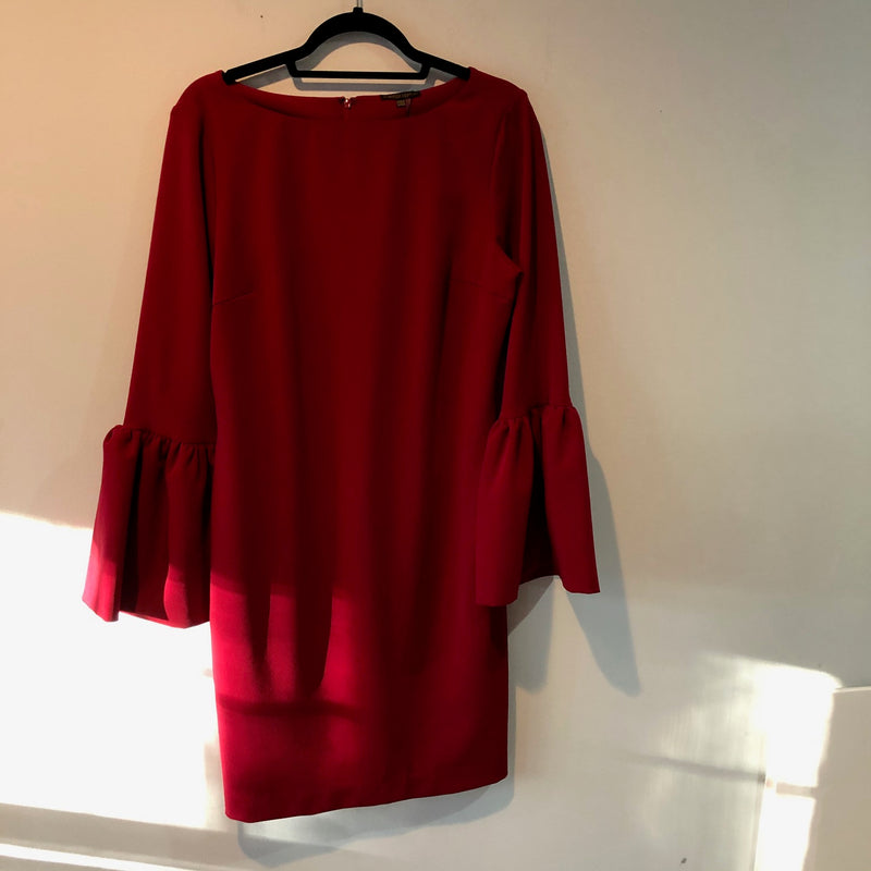 Red dress by Alberto Makali