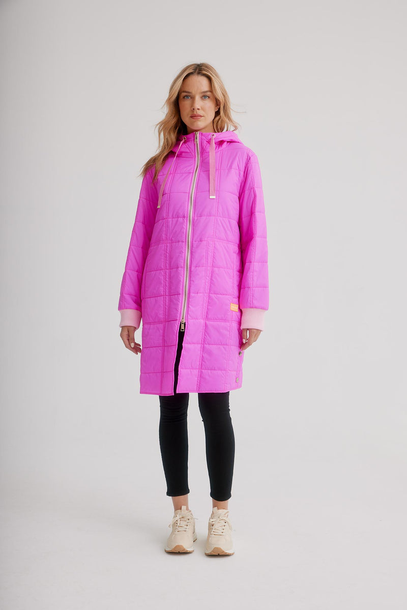 Nikki Jones Super light puffer coat w/contrast zipper & Cuffs Side 
