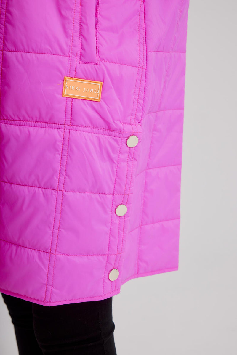 Nikki Jones Super light puffer coat w/contrast zipper & Cuffs Side 